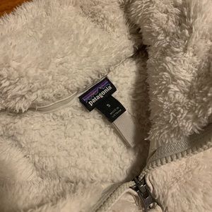 Patagonia Women’s Pullover Fleece